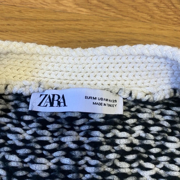 ZARA Black and Ivory Oversized Chunky Knit Cozy Cardigan Women’s Medium - Picture 2 of 6